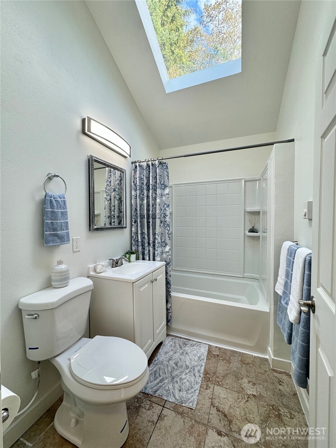 217 A & B Lake Louise Drive SW