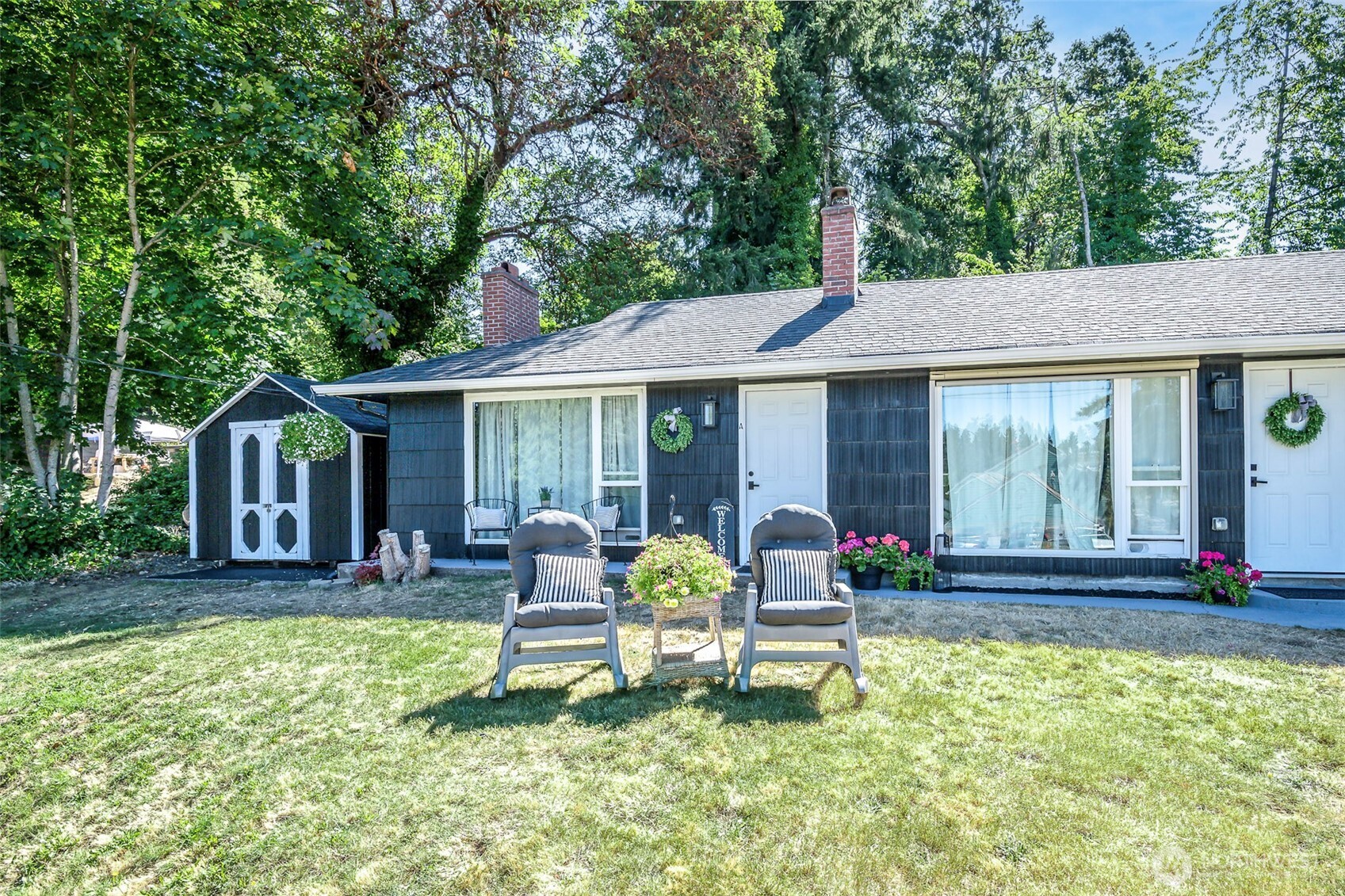 217 A & B Lake Louise Drive SW
