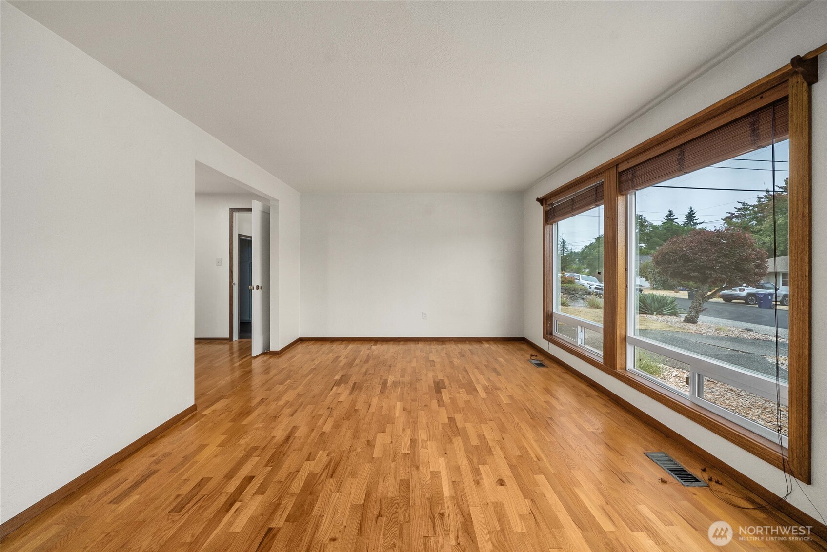 4213 N Highland Avenue