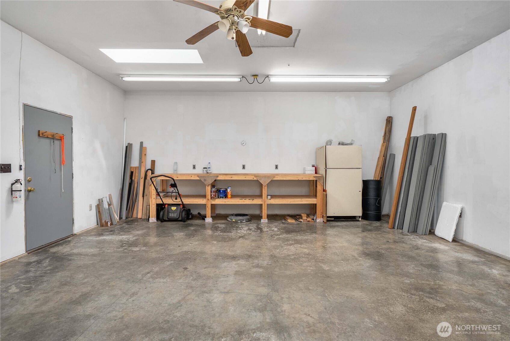 4213 N Highland Avenue