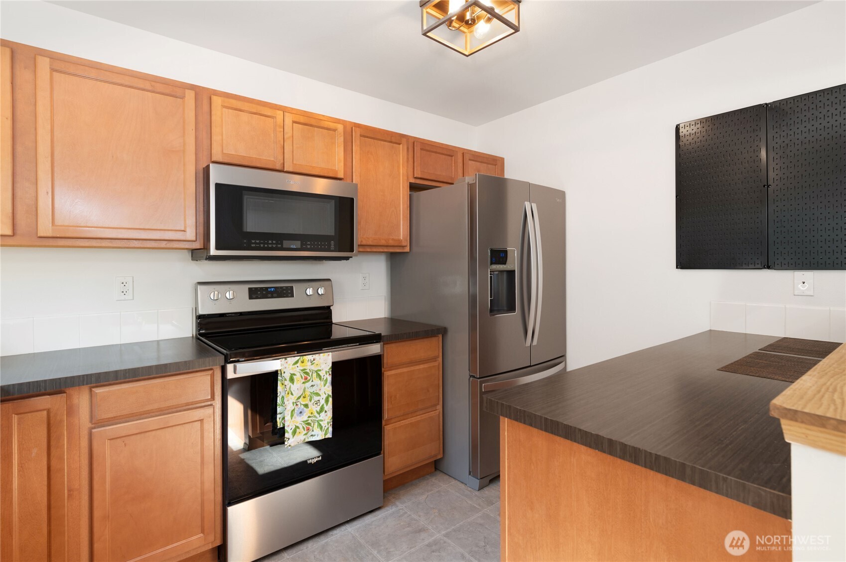 263 NE Max William Loop