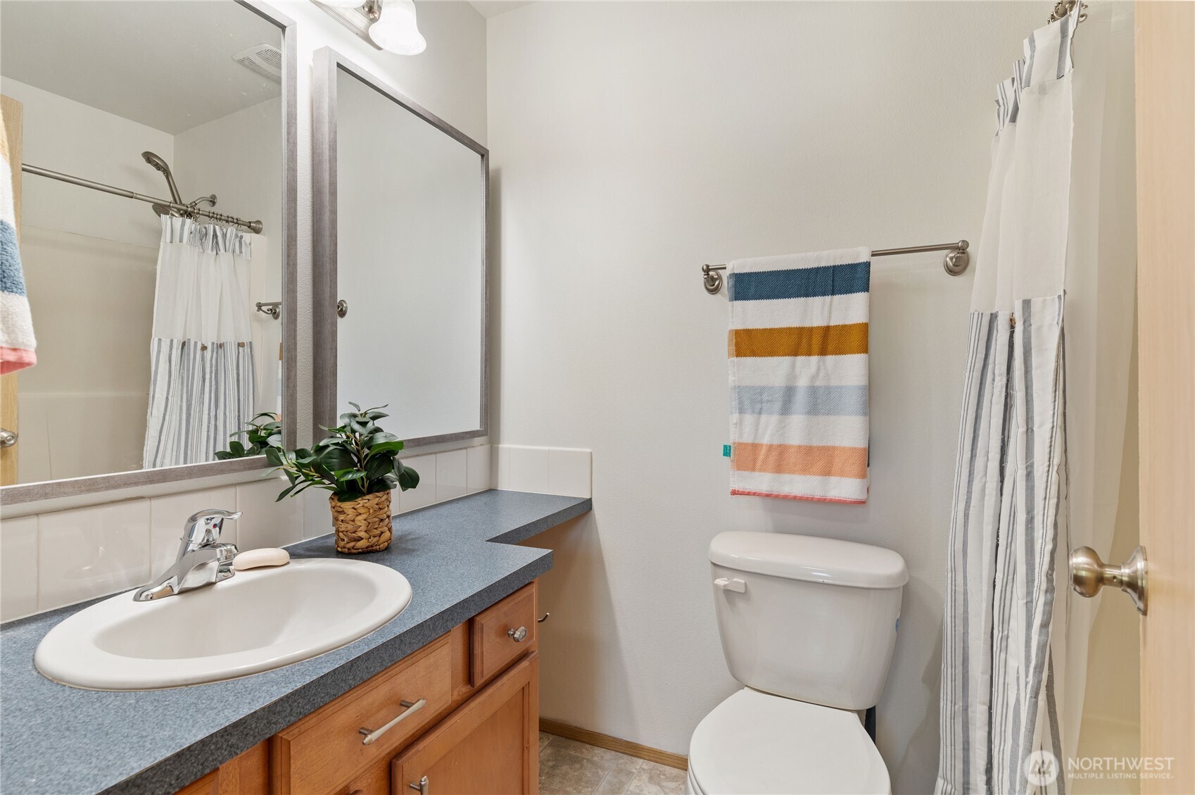 263 NE Max William Loop