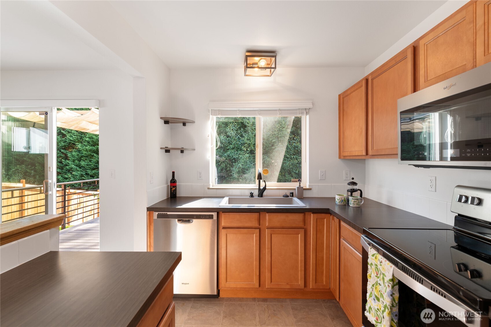 263 NE Max William Loop