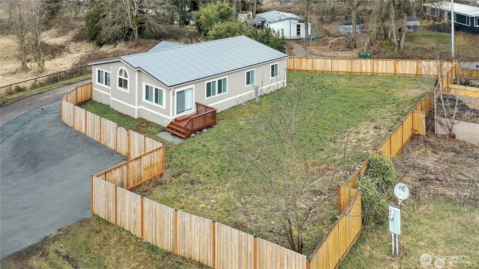 413 292nd Street E Unit: 8