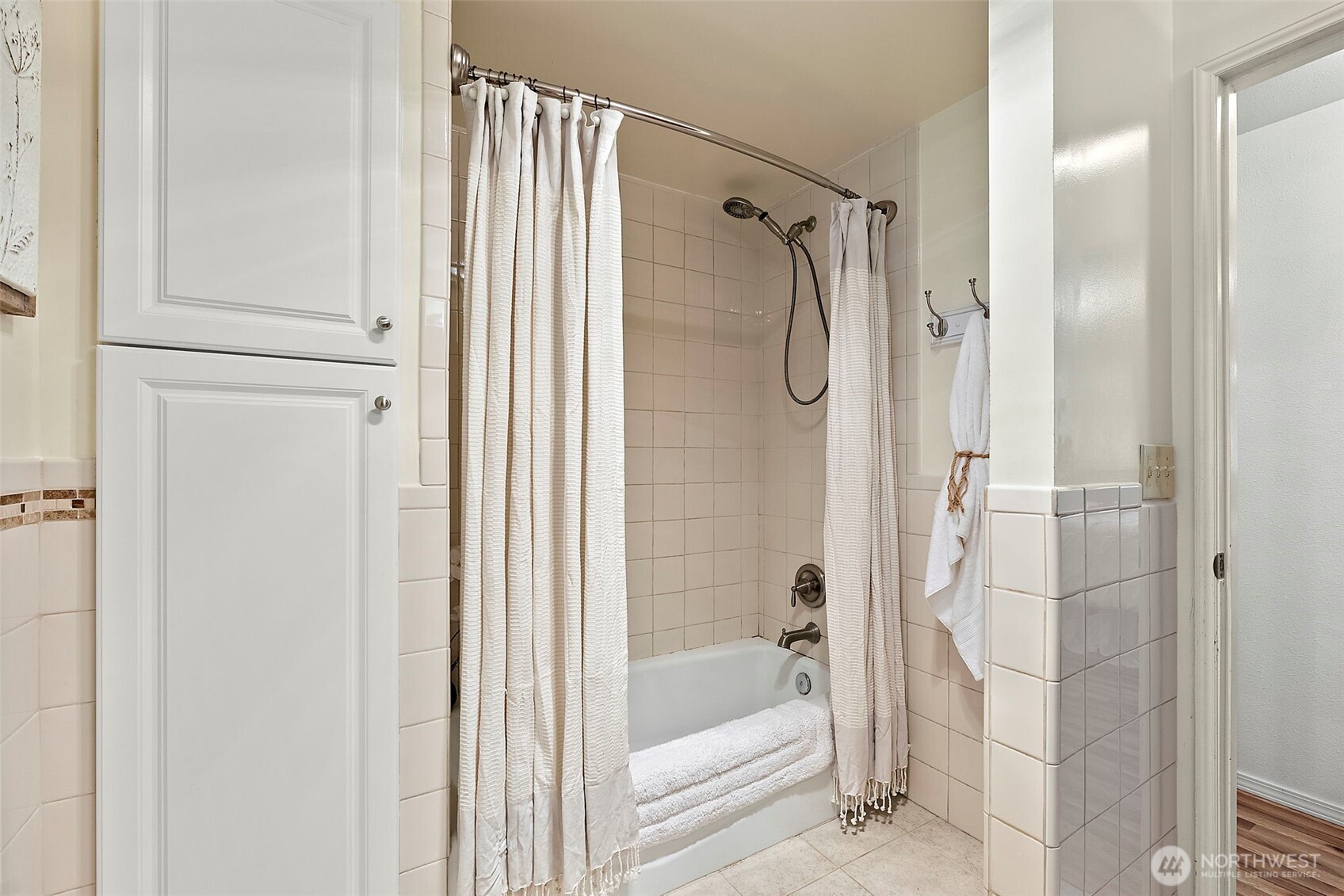 19428 Crescent Drive E