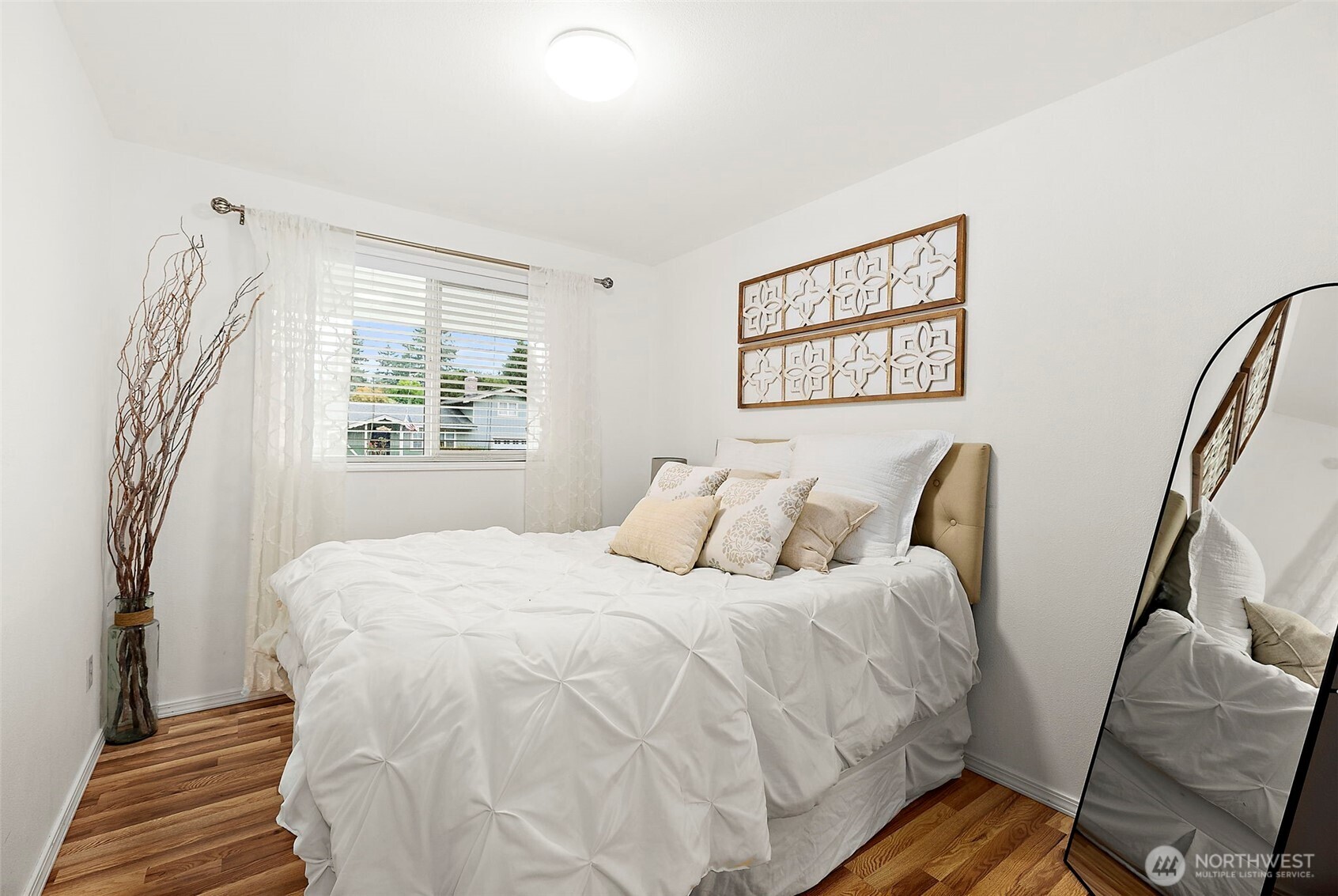 19428 Crescent Drive E