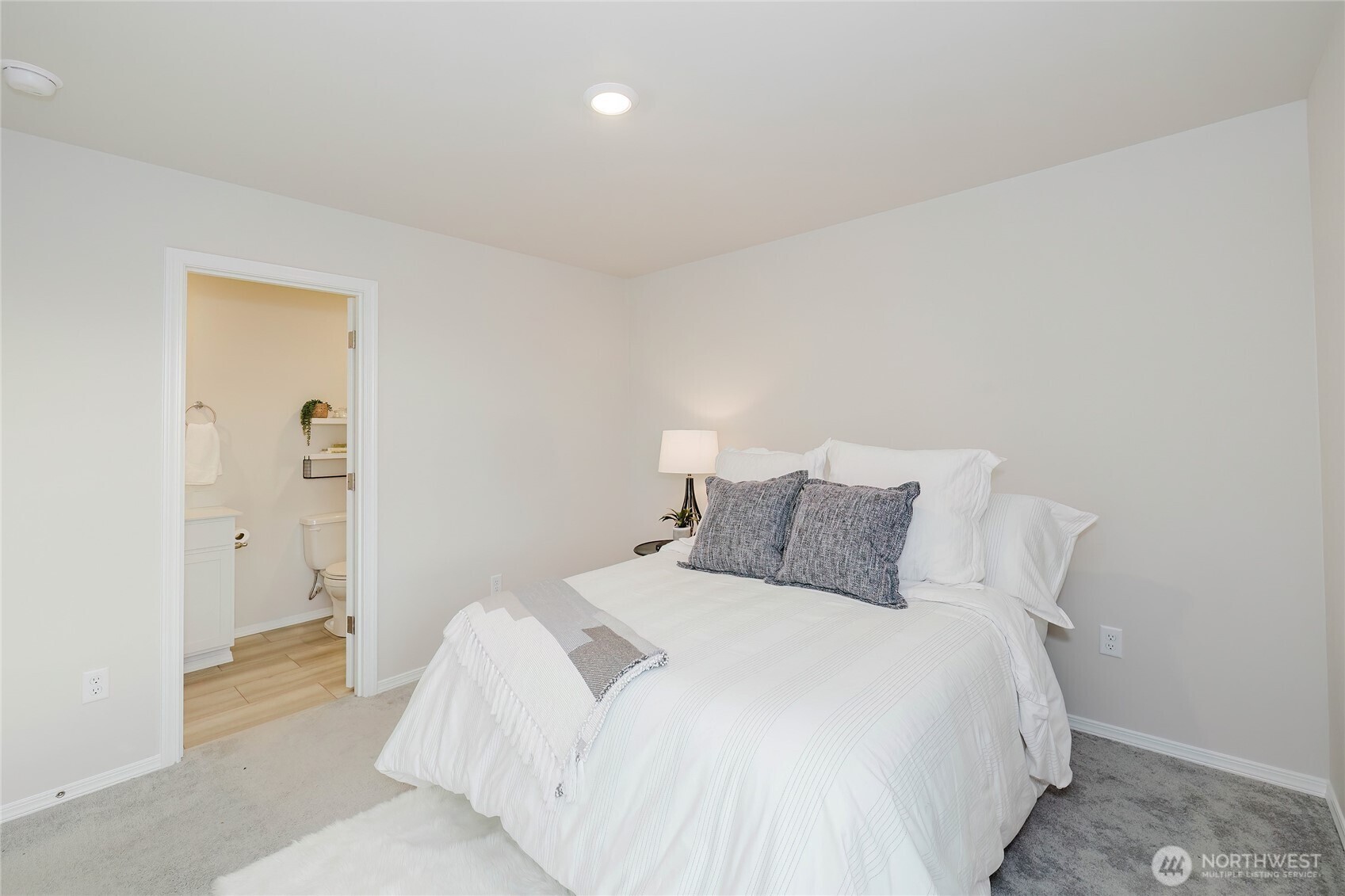 240 NE Olympic Ridge