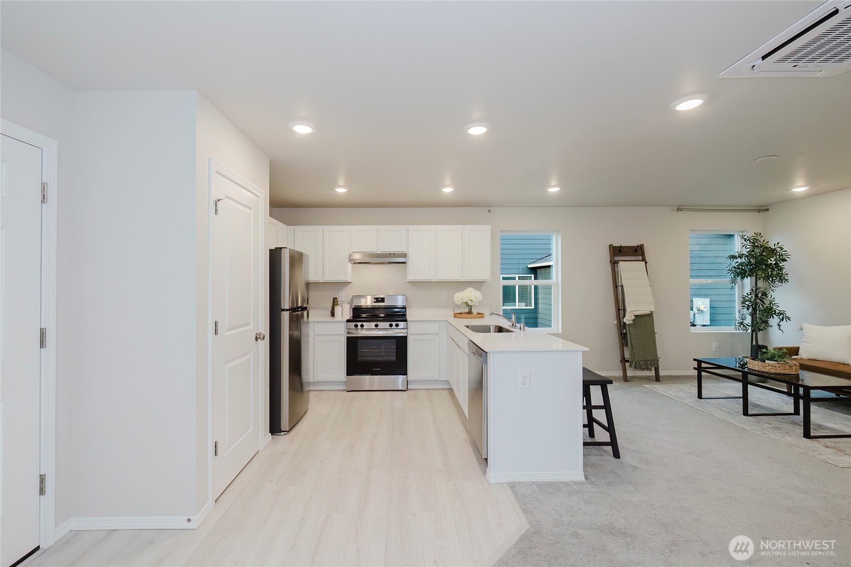 240 NE Olympic Ridge