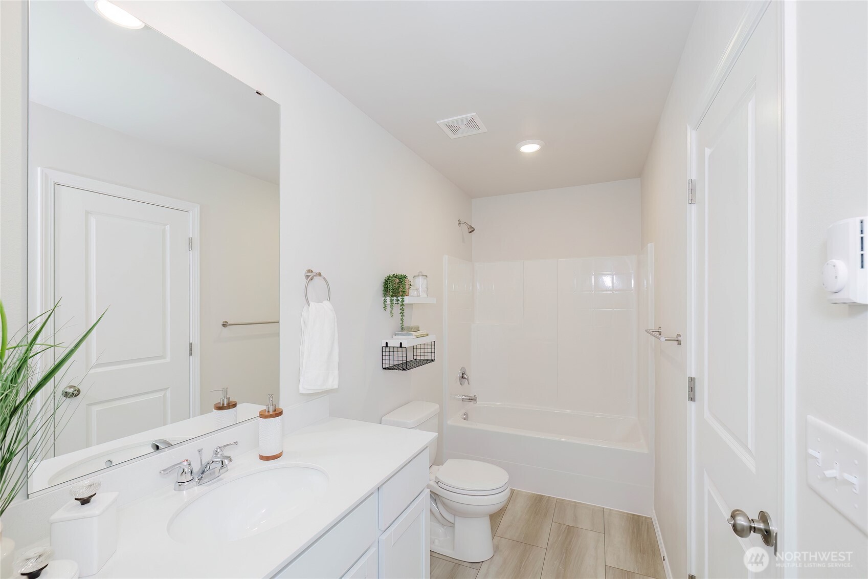 240 NE Olympic Ridge