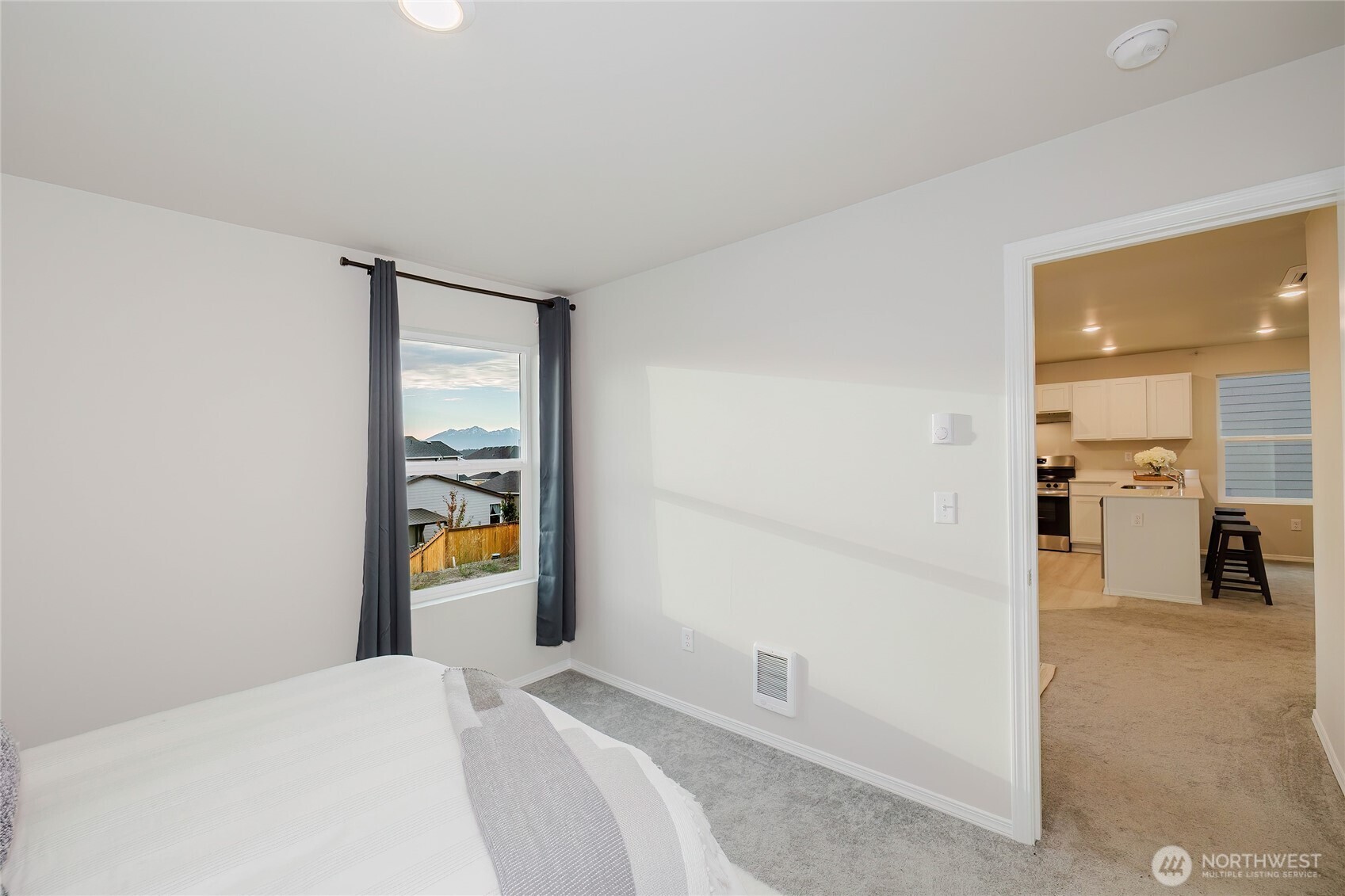 240 NE Olympic Ridge