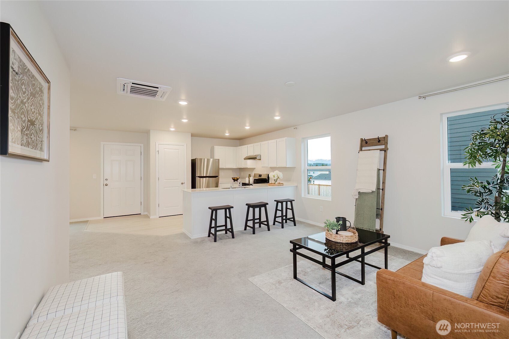 240 NE Olympic Ridge