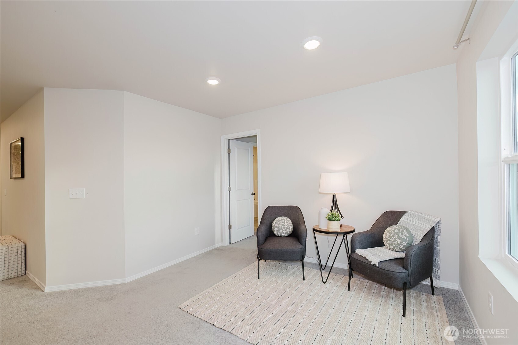 240 NE Olympic Ridge