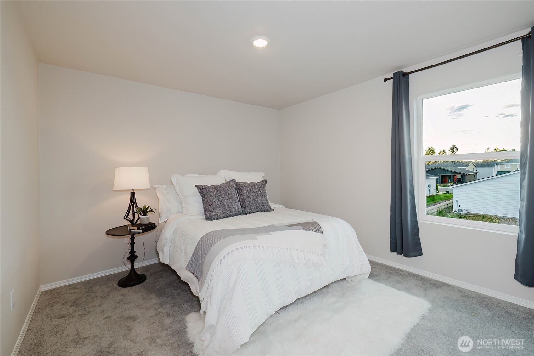 240 NE Olympic Ridge