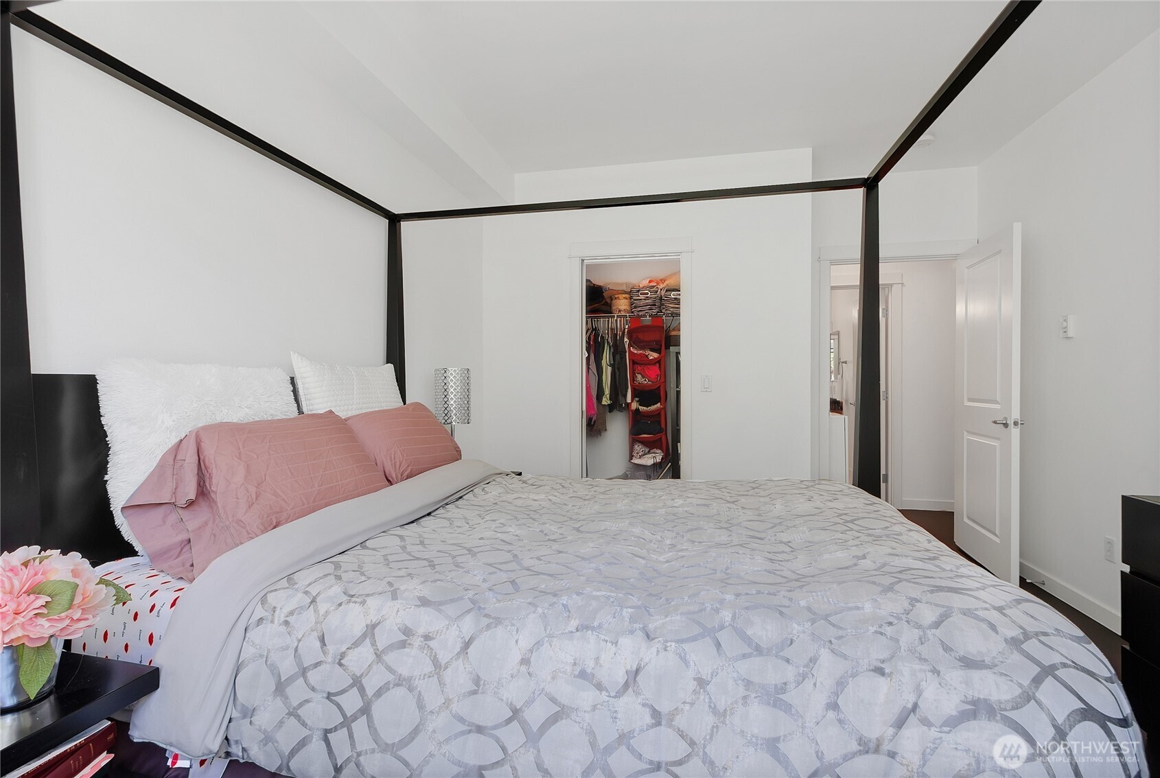 55 Willimas Avenue S Unit: 209