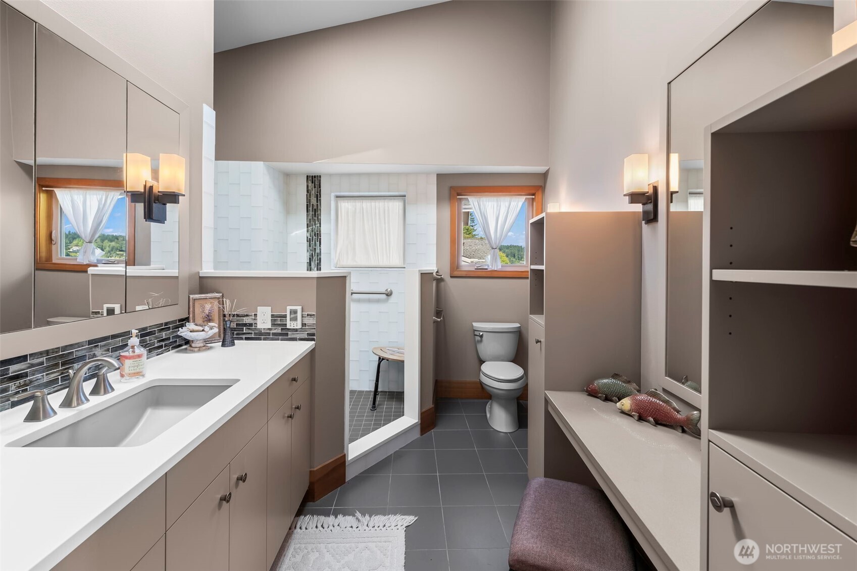 5152 Cromwell Drive NW