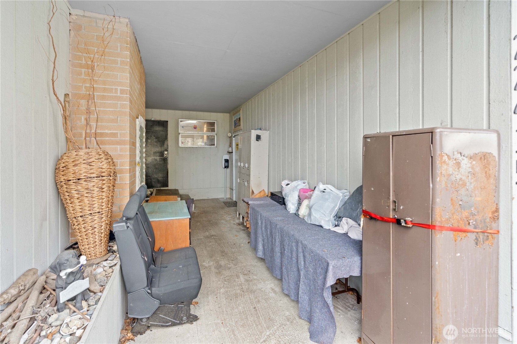 22415 Military Road S