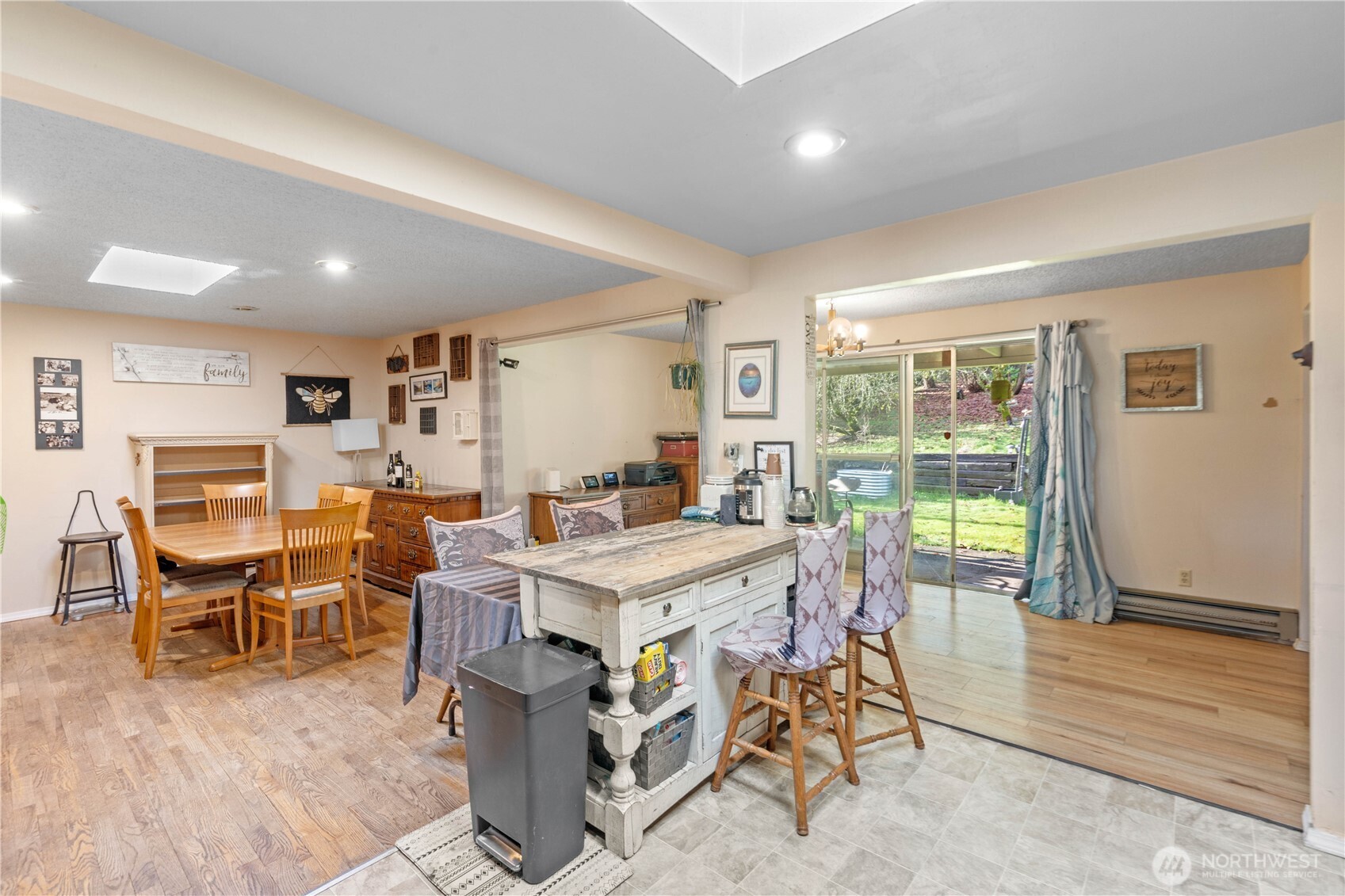 22415 Military Road S