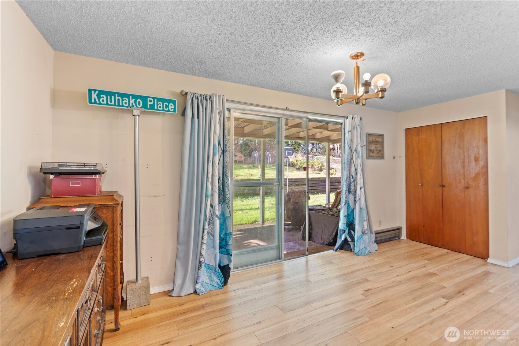 22415 Military Road S