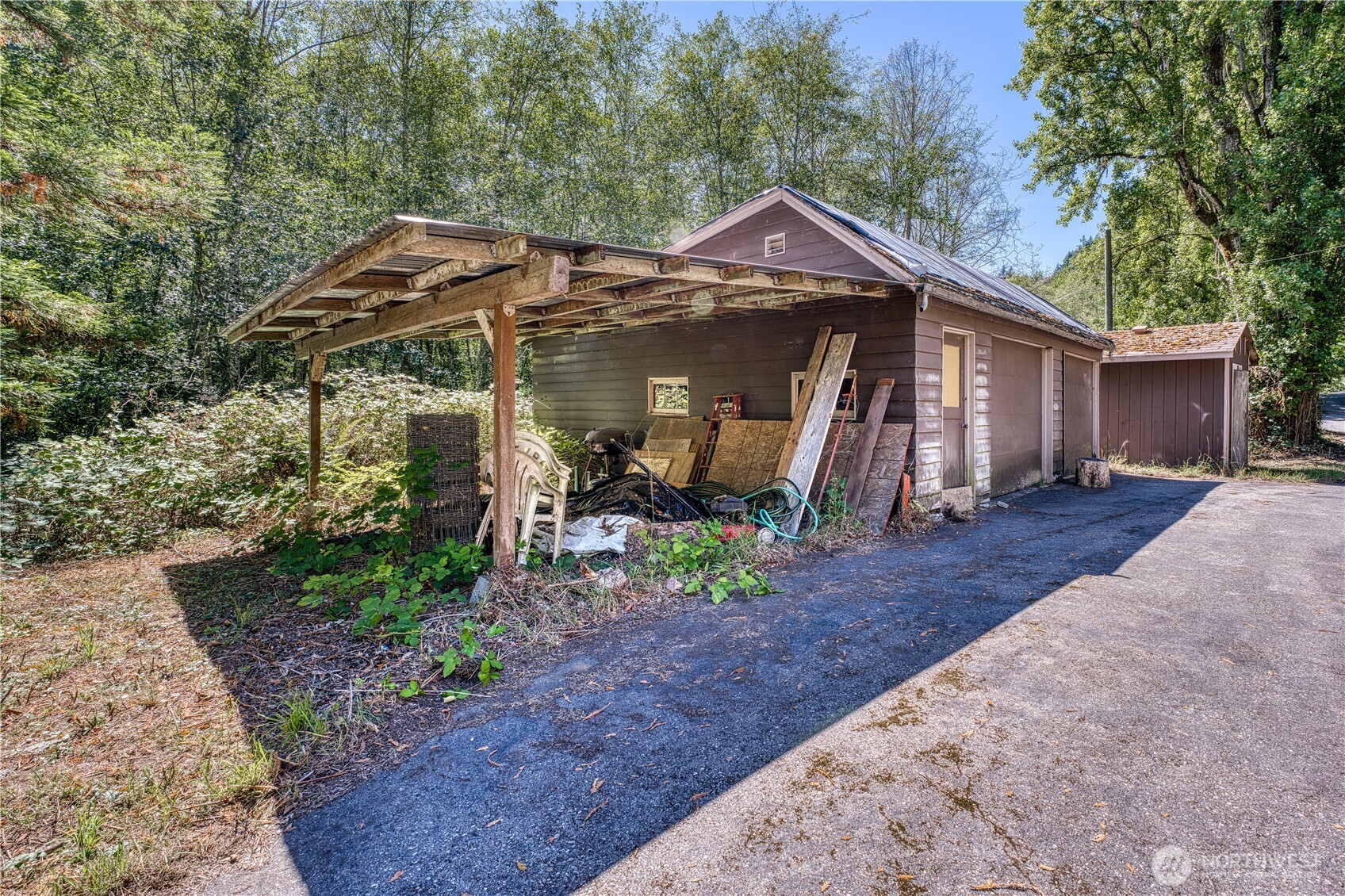 6015 Whitmore Drive NW