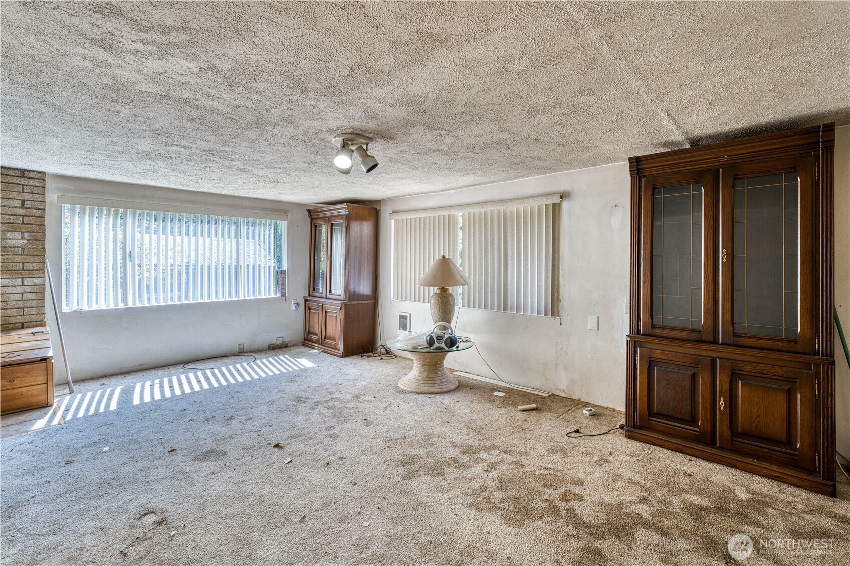 6015 Whitmore Drive NW