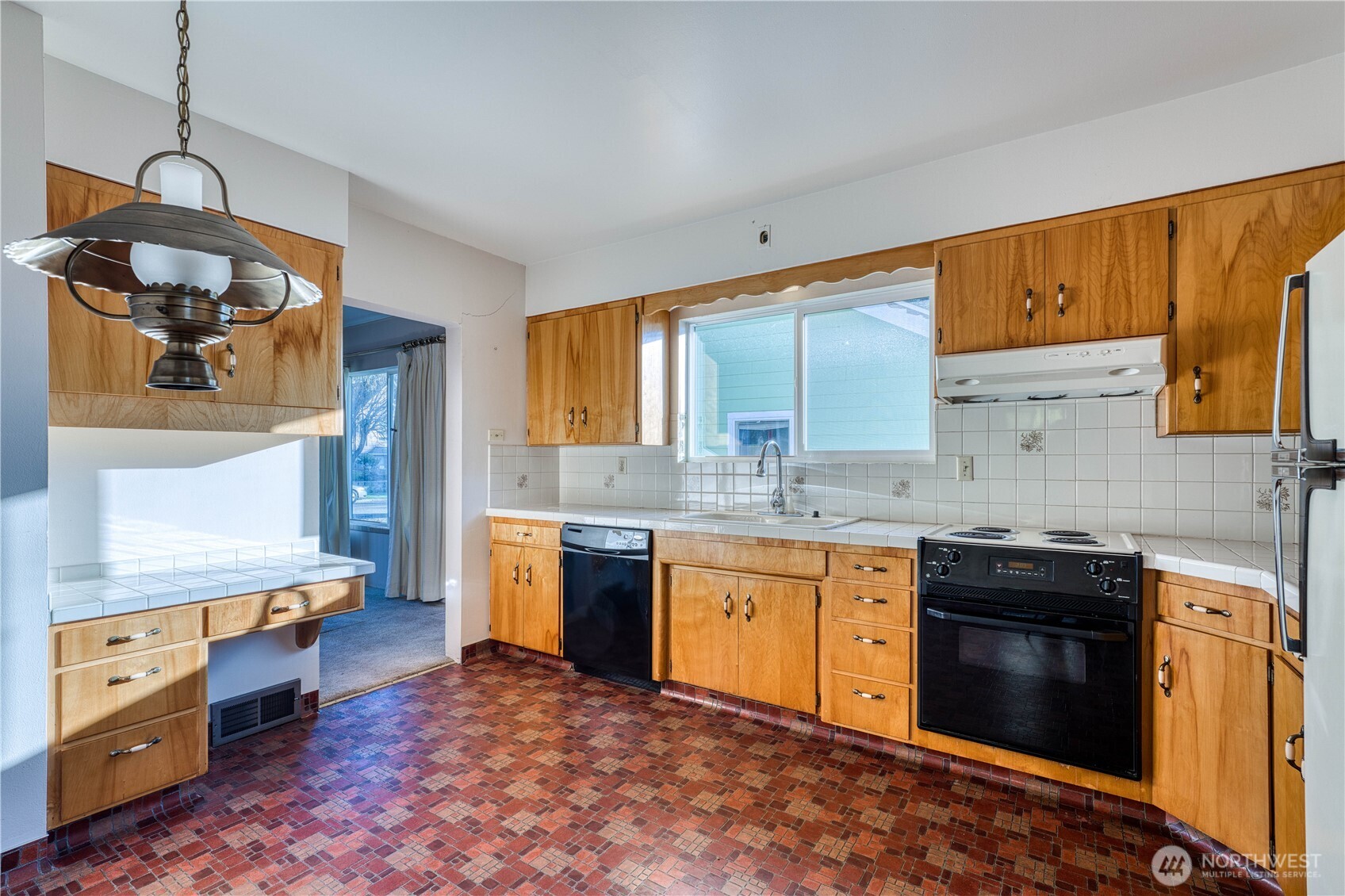 6126 S Thompson Avenue