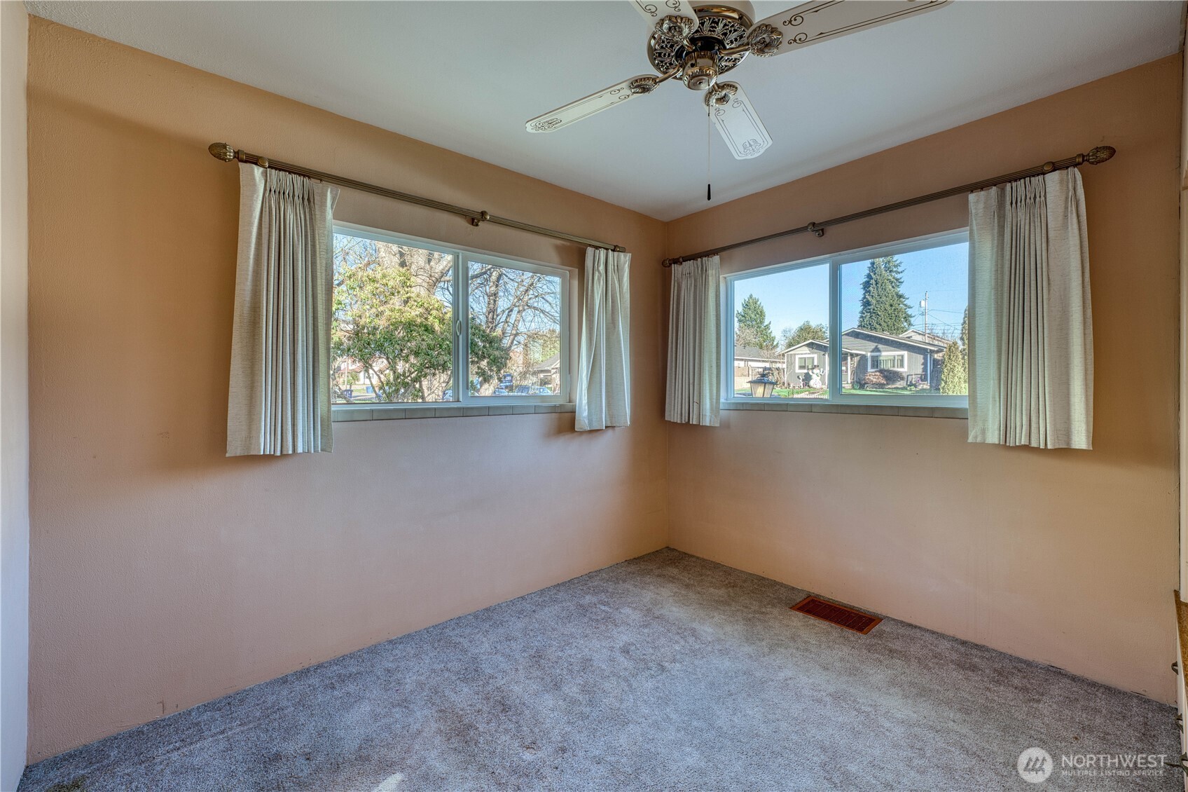 6126 S Thompson Avenue