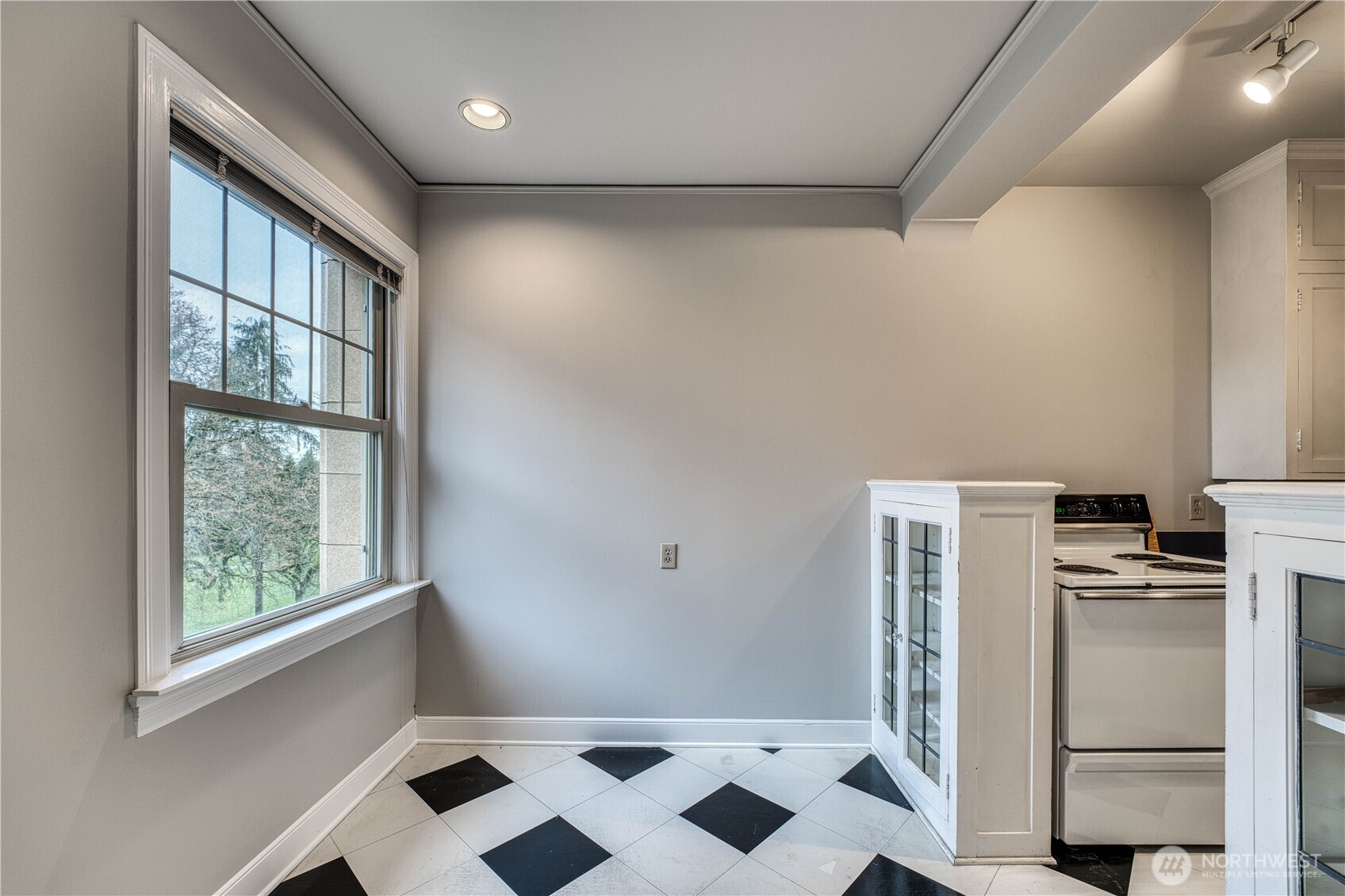 5810 Cowen Place NE Unit: 301