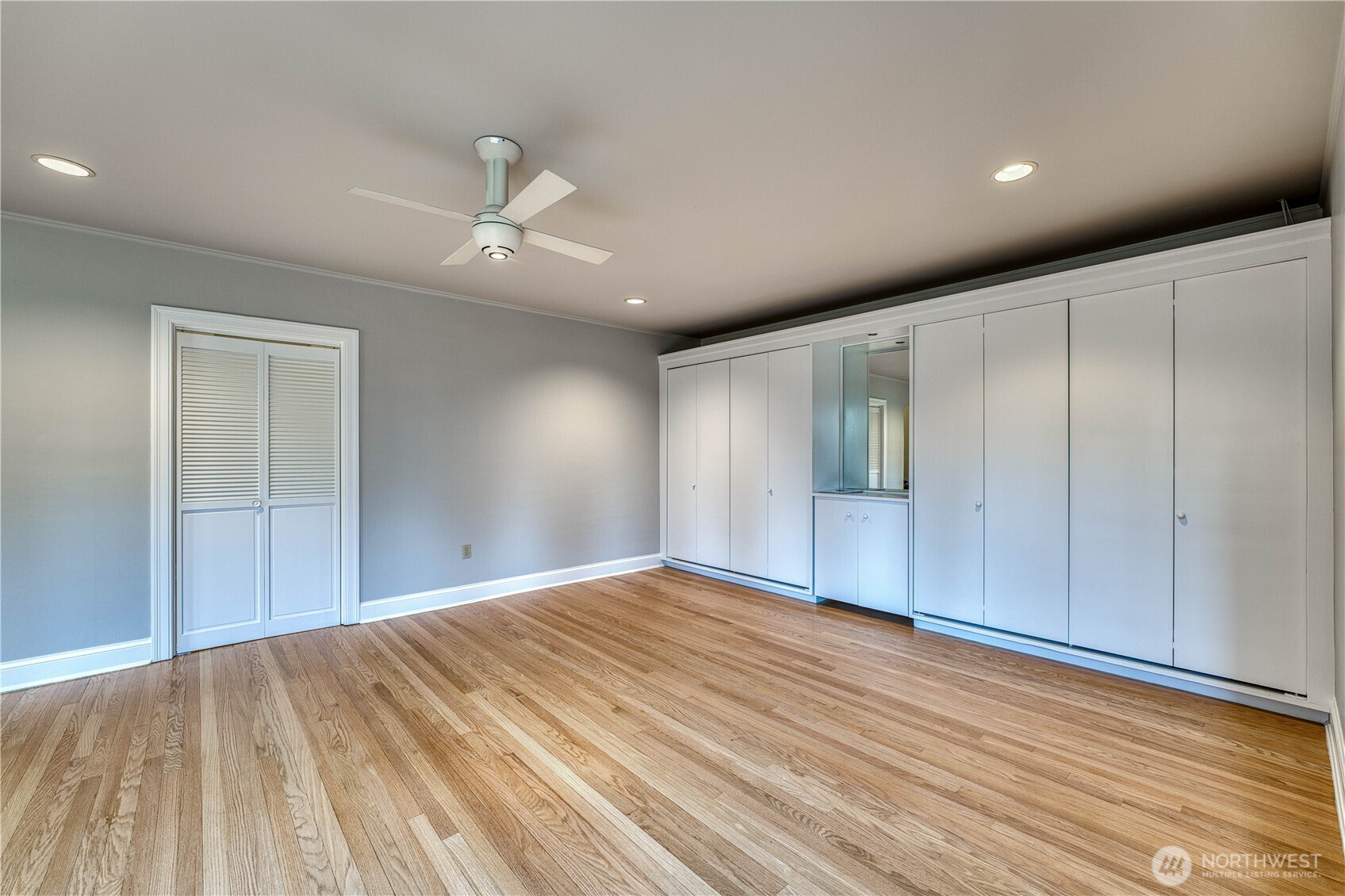 5810 Cowen Place NE Unit: 301