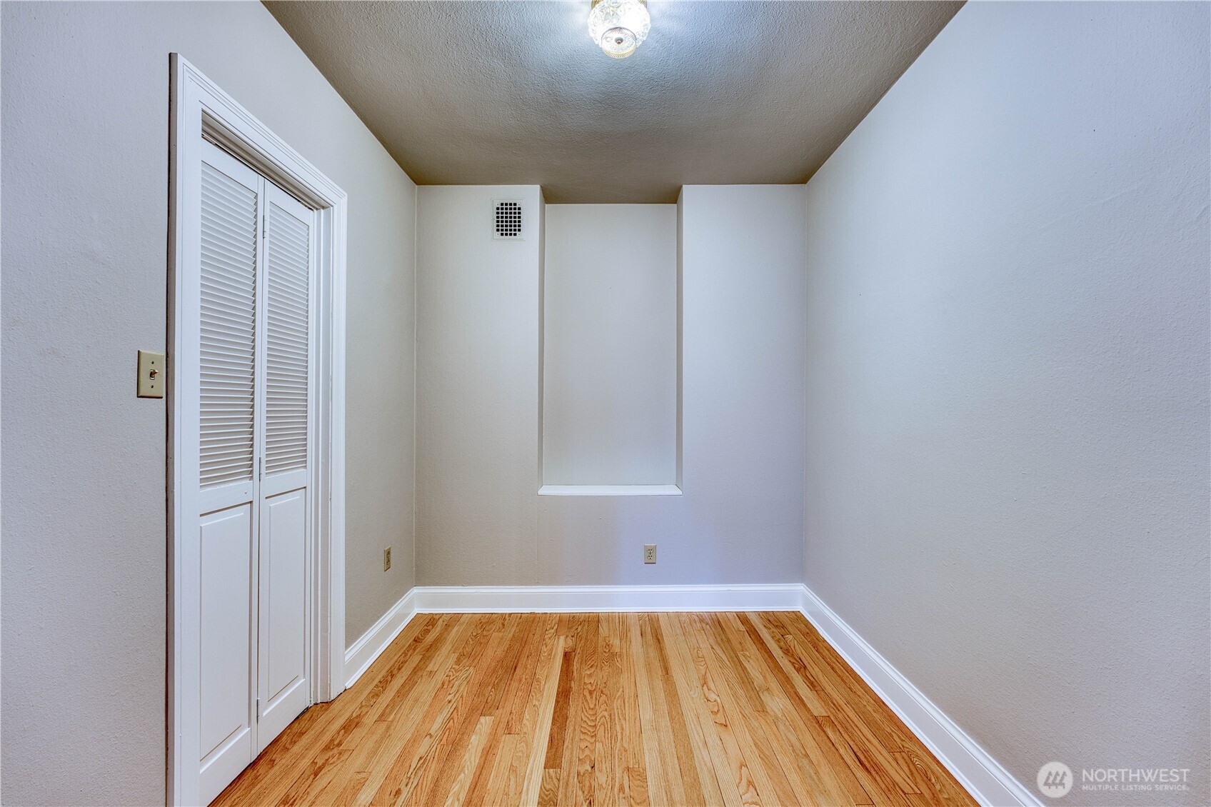 5810 Cowen Place NE Unit: 301