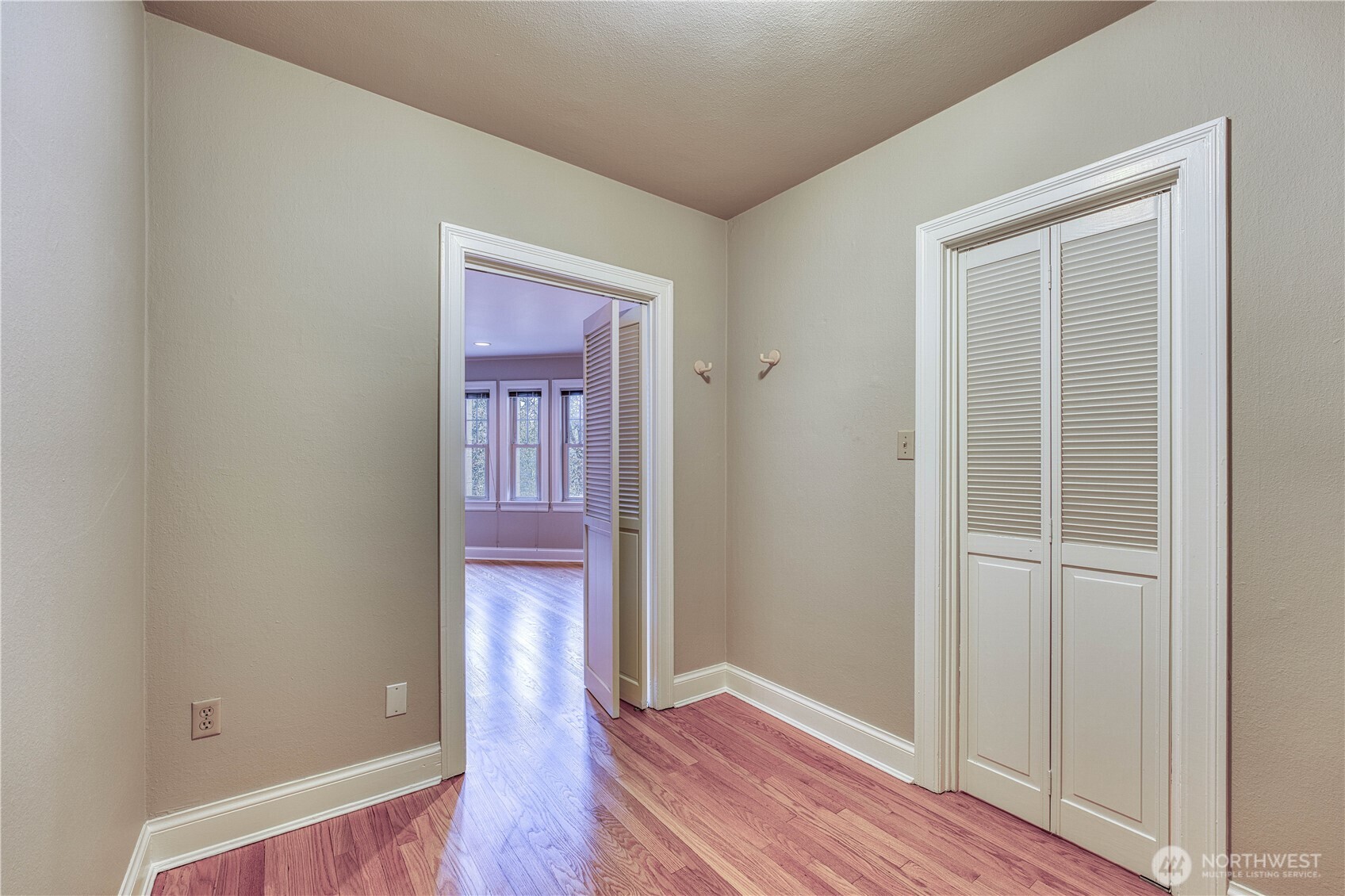 5810 Cowen Place NE Unit: 301