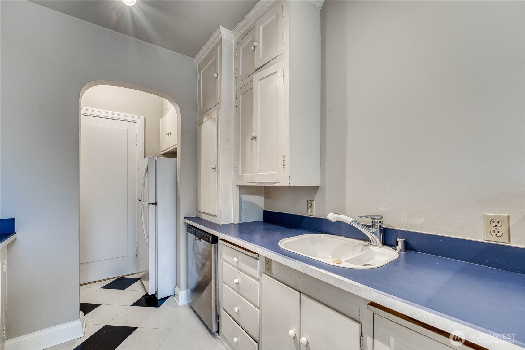 5810 Cowen Place NE Unit: 301