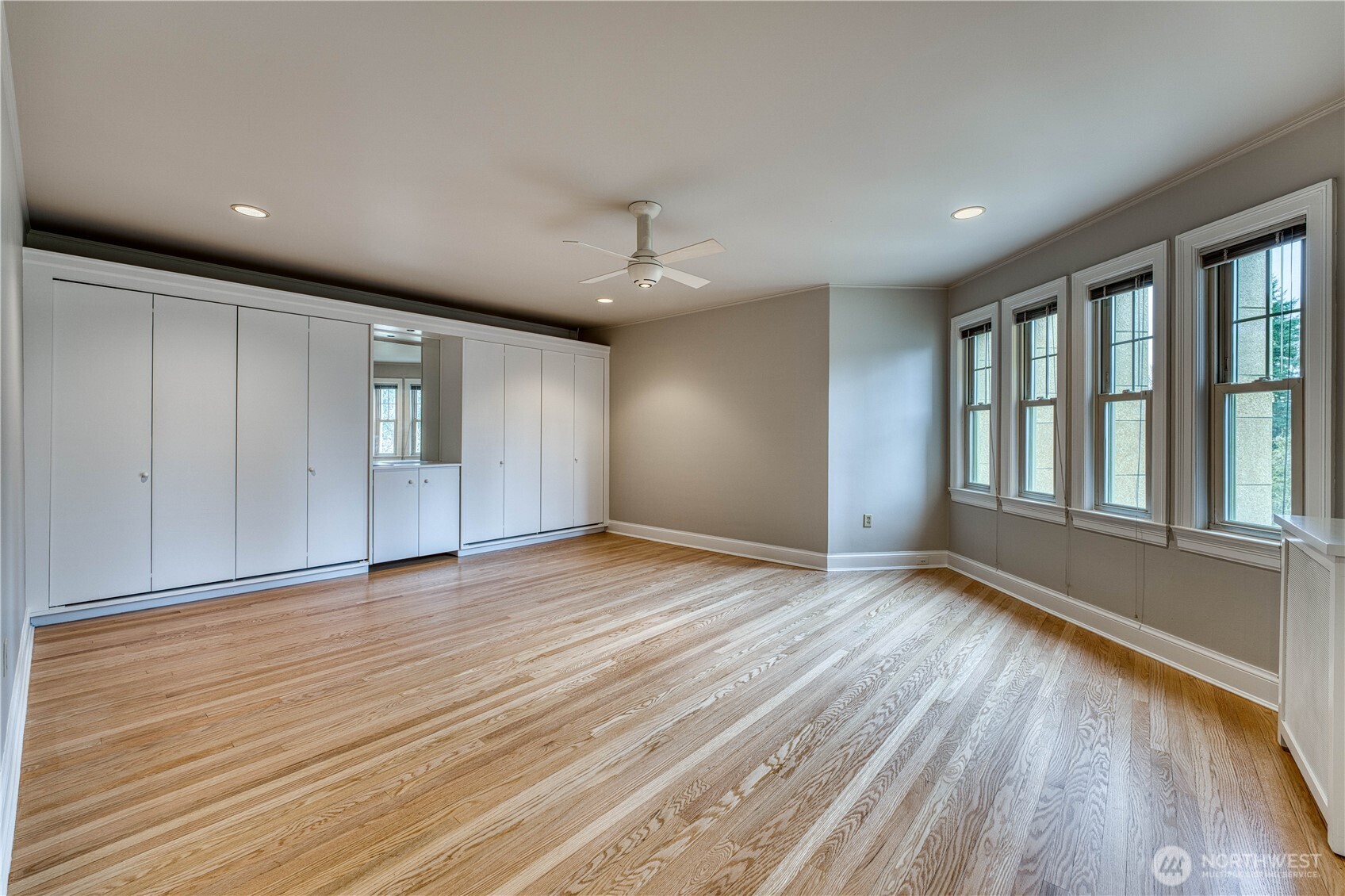 5810 Cowen Place NE Unit: 301