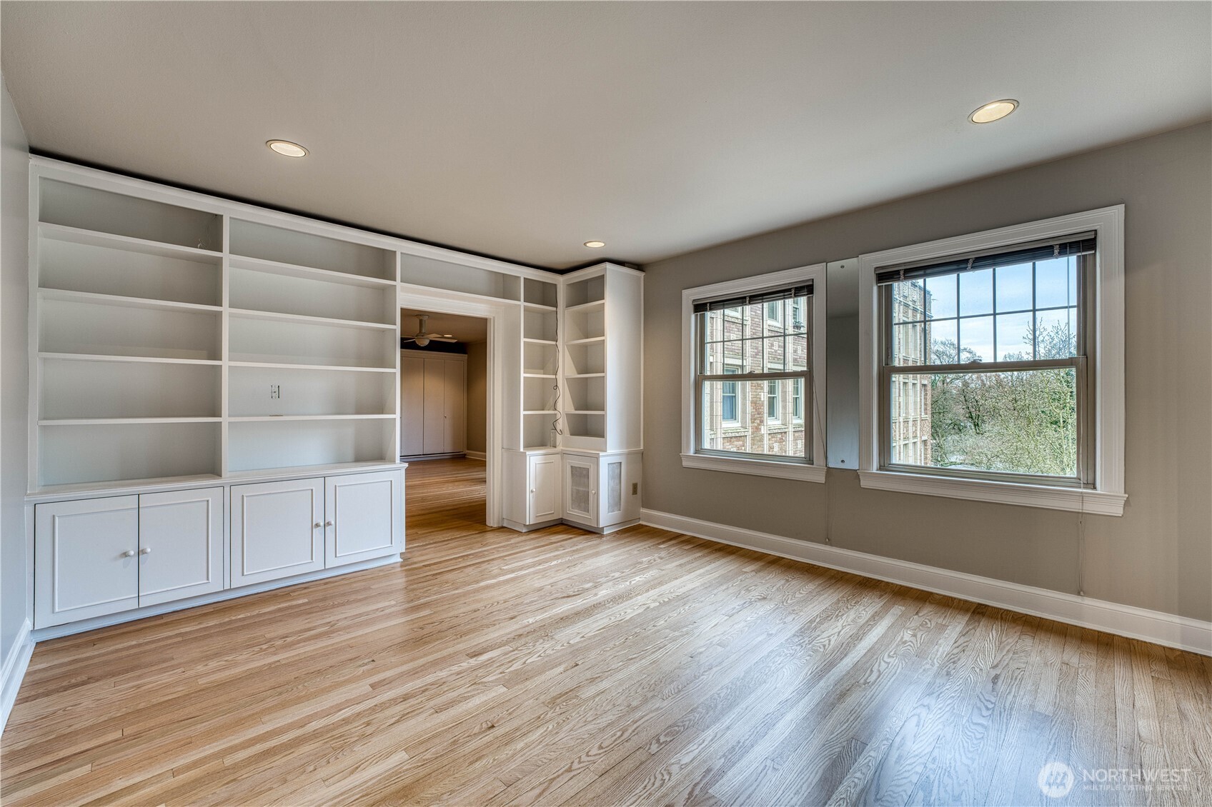 5810 Cowen Place NE Unit: 301