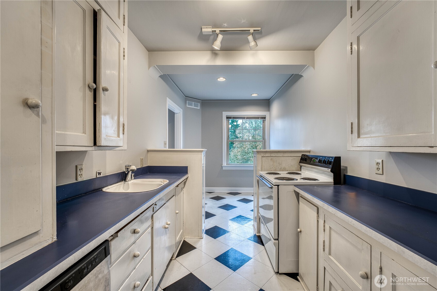 5810 Cowen Place NE Unit: 301