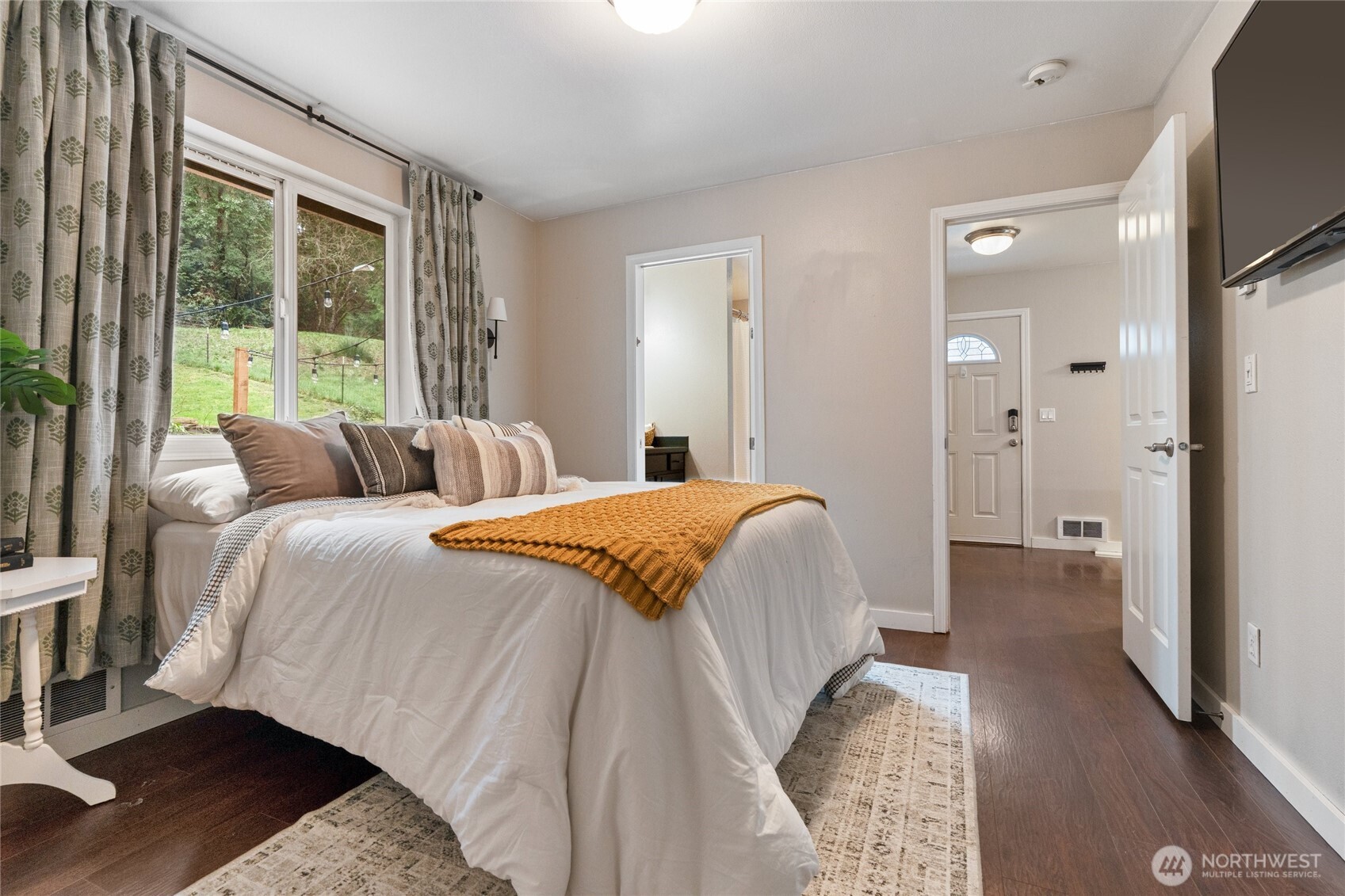 4201 Robinson Road NE