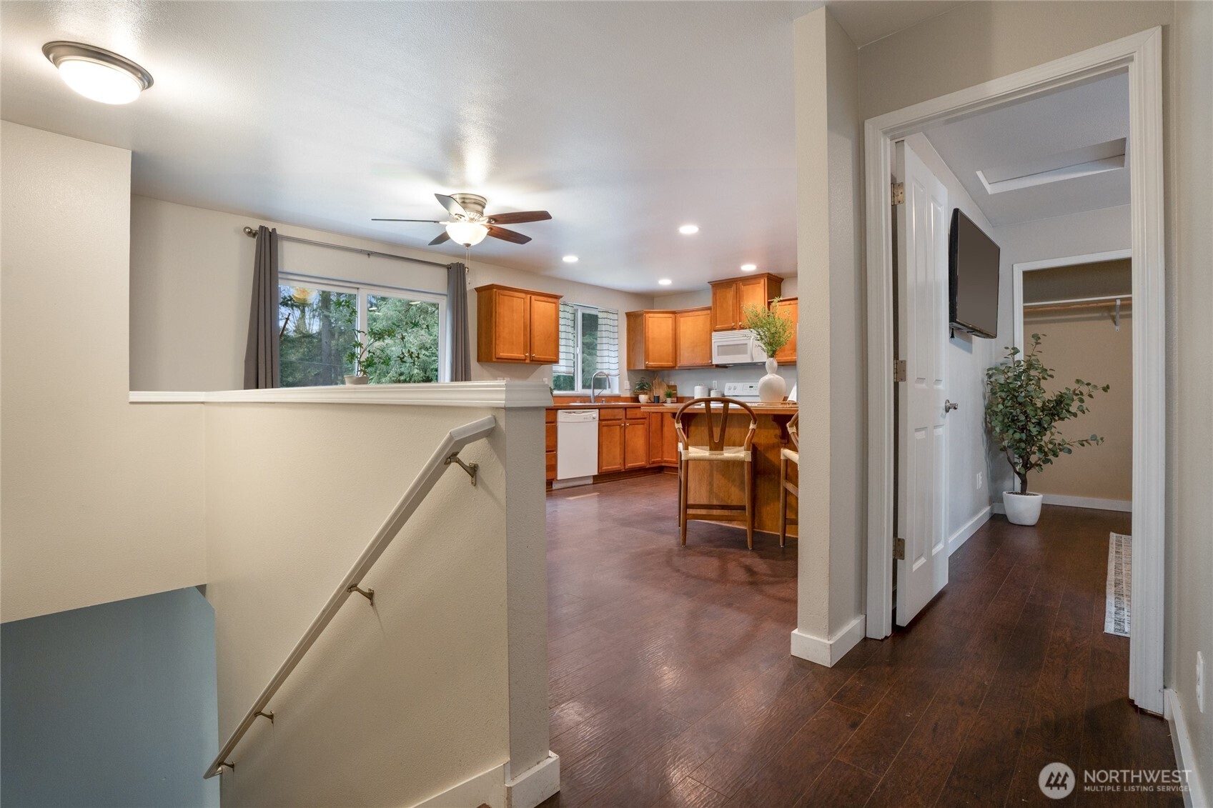 4201 Robinson Road NE