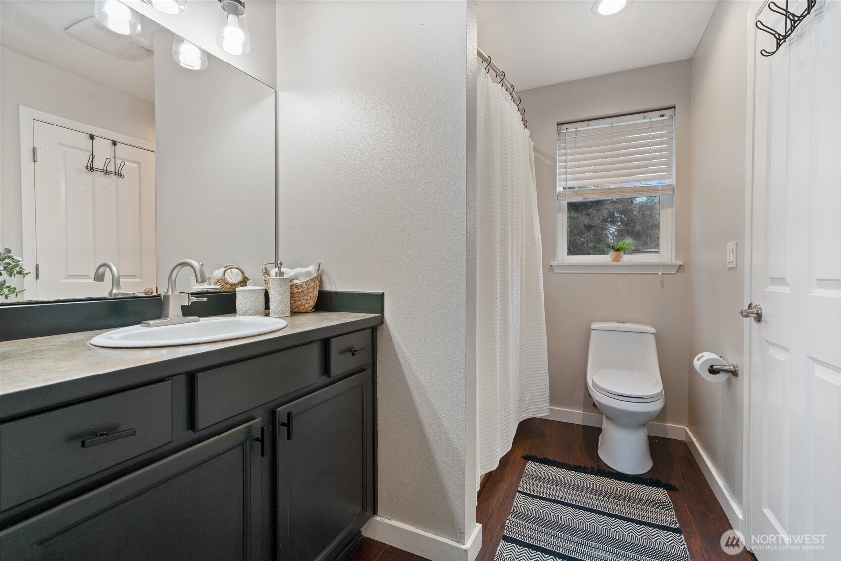 4201 Robinson Road NE