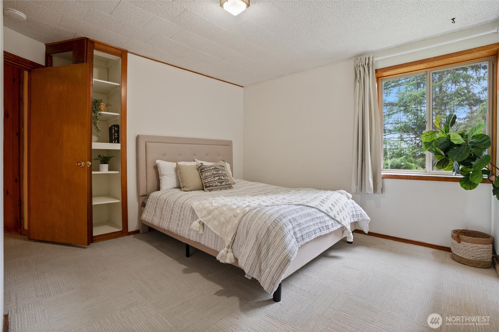 3649 Long Lake Road SE