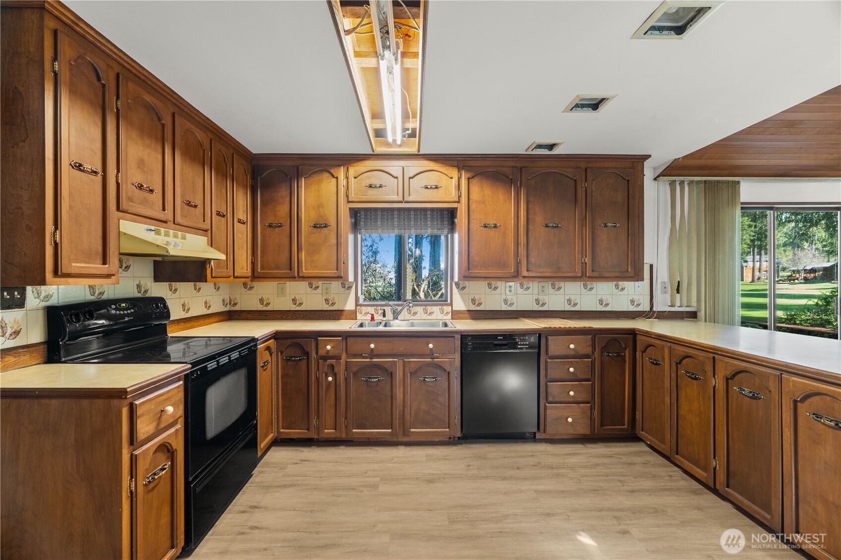 1031 E Manzanita Drive