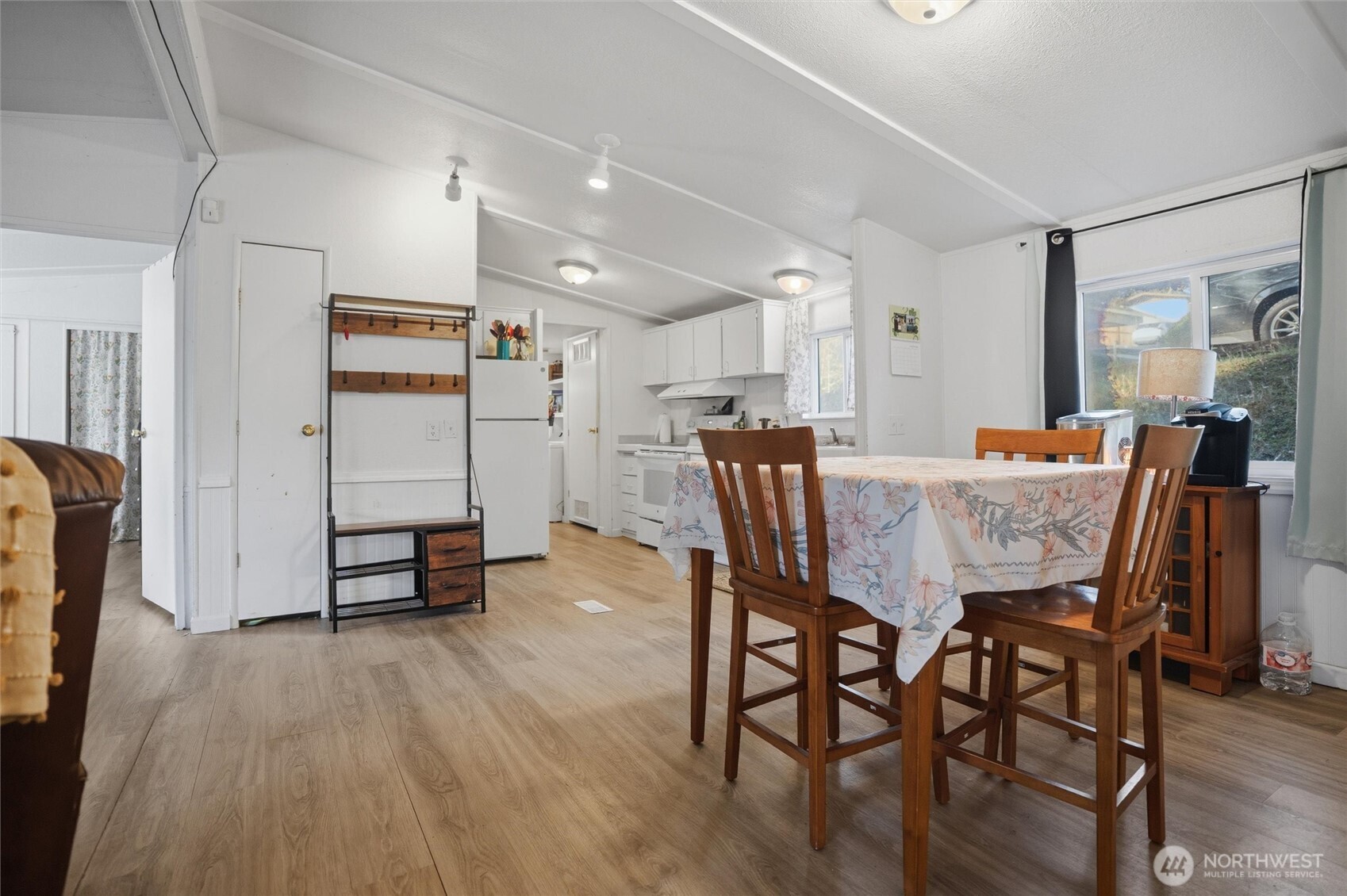 441 NE Schooner Loop