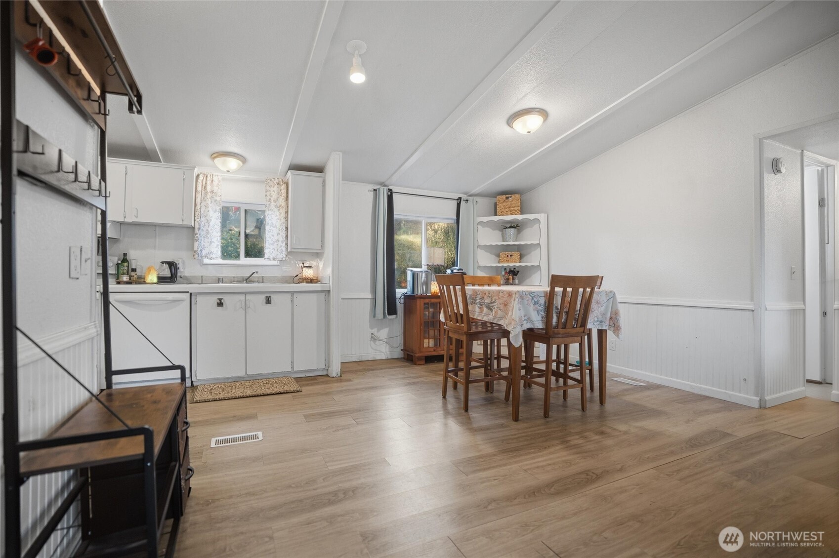 441 NE Schooner Loop