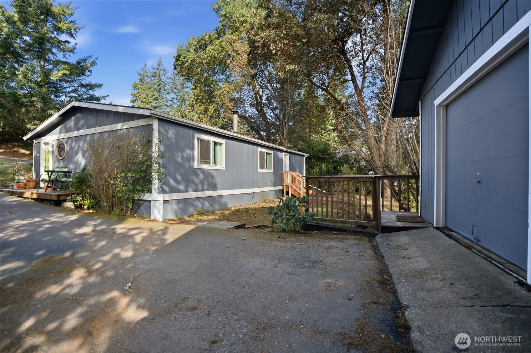 441 NE Schooner Loop