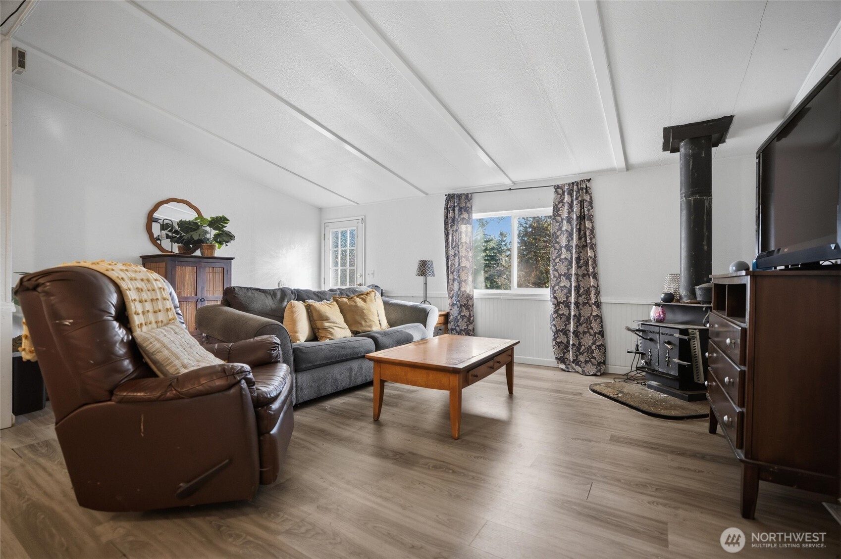 441 NE Schooner Loop