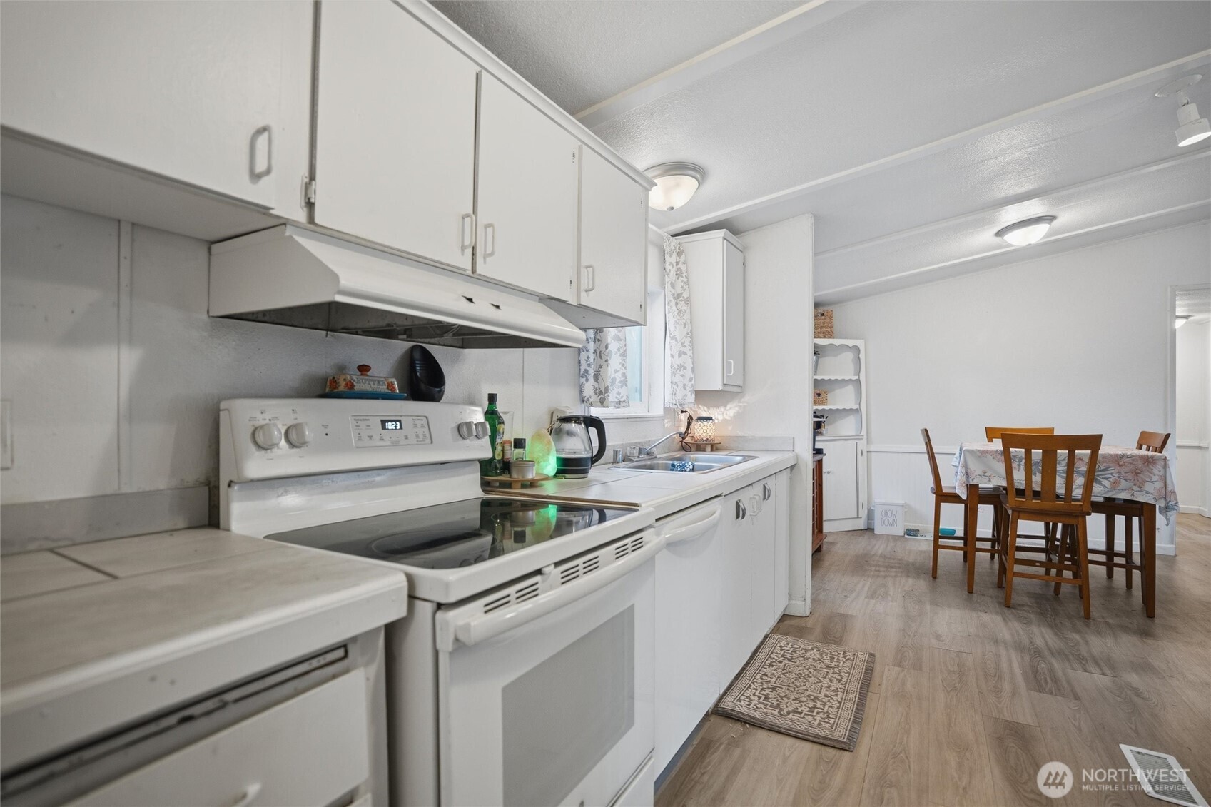 441 NE Schooner Loop