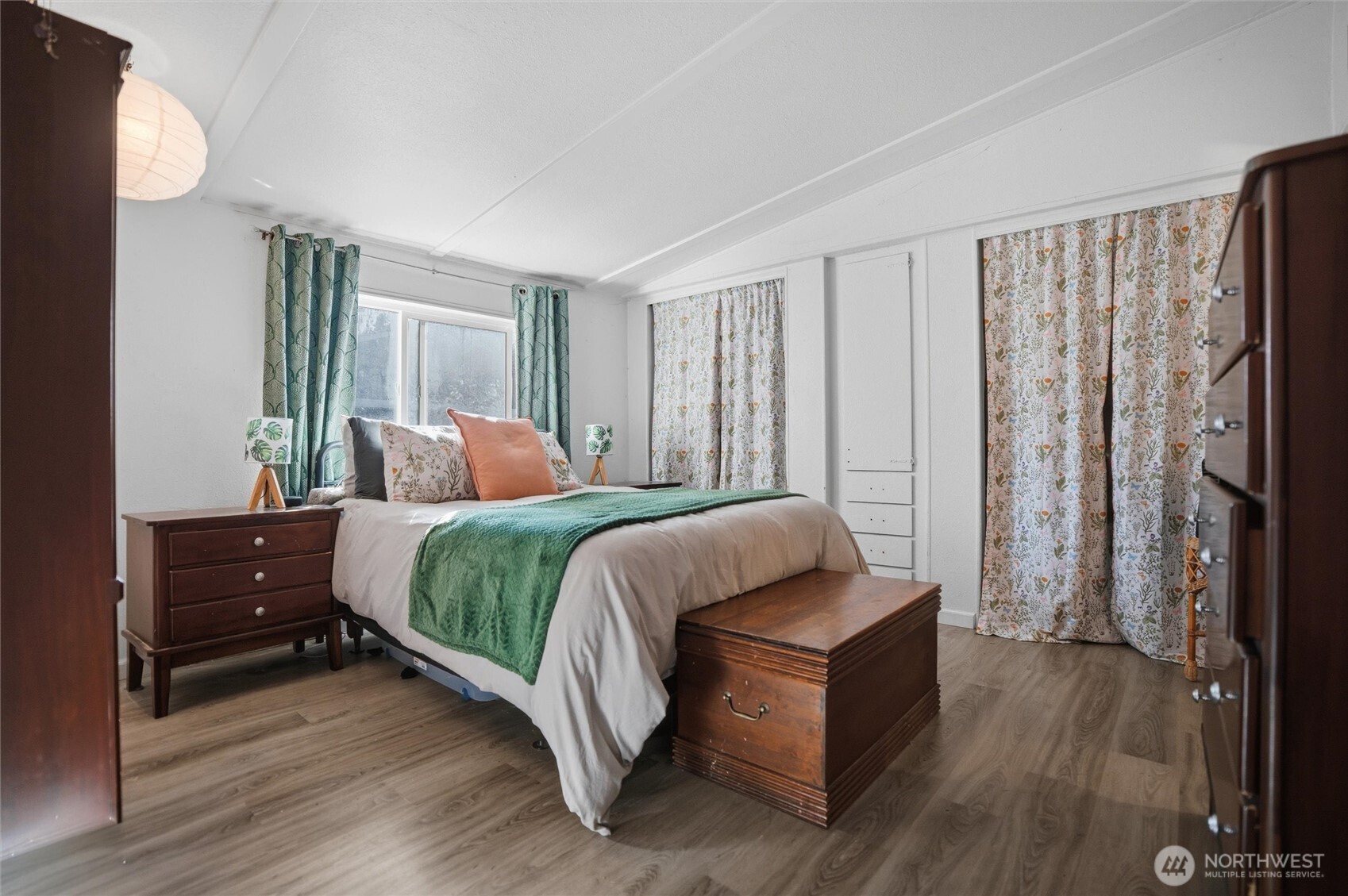 441 NE Schooner Loop