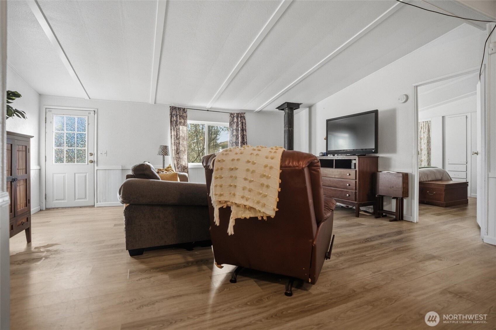 441 NE Schooner Loop