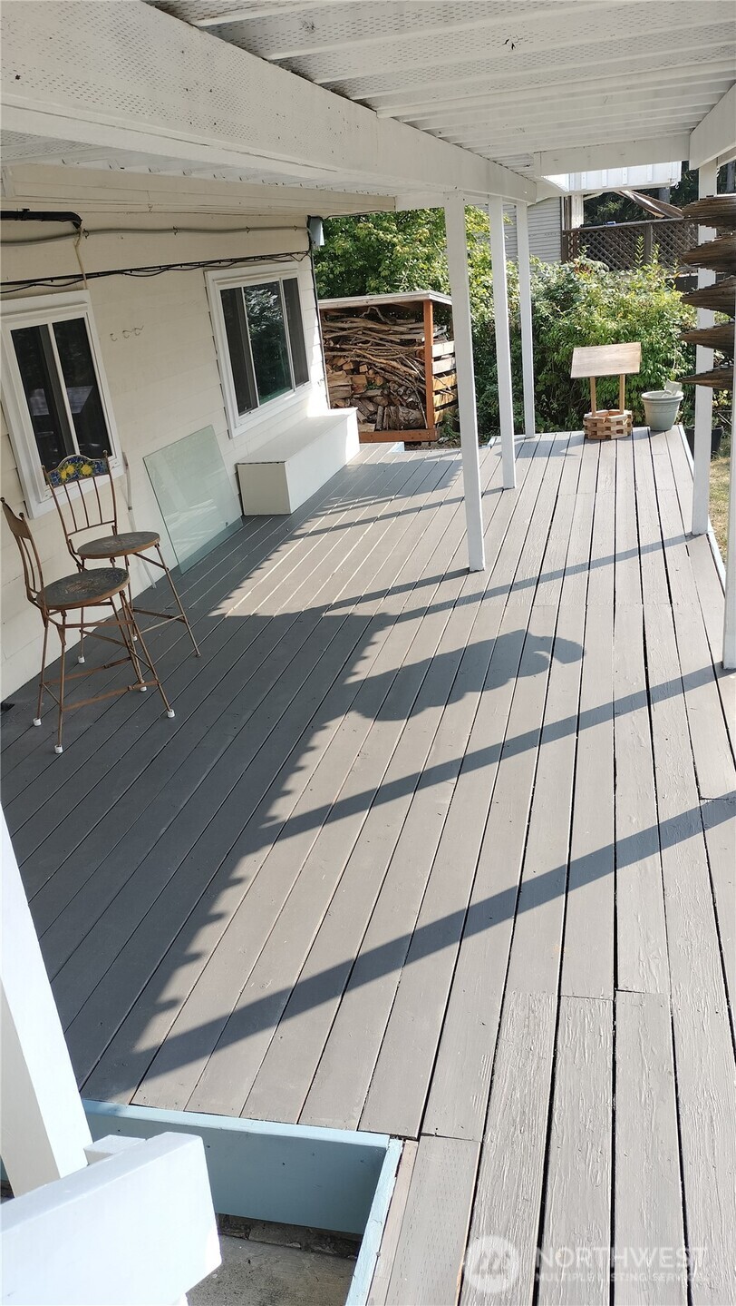 7655 Forest Ridge Drive NE