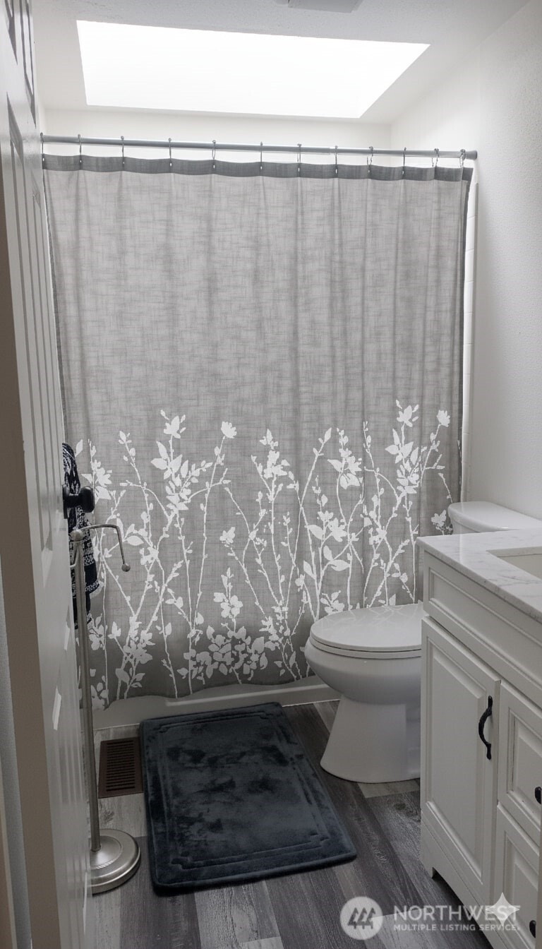 7655 Forest Ridge Drive NE