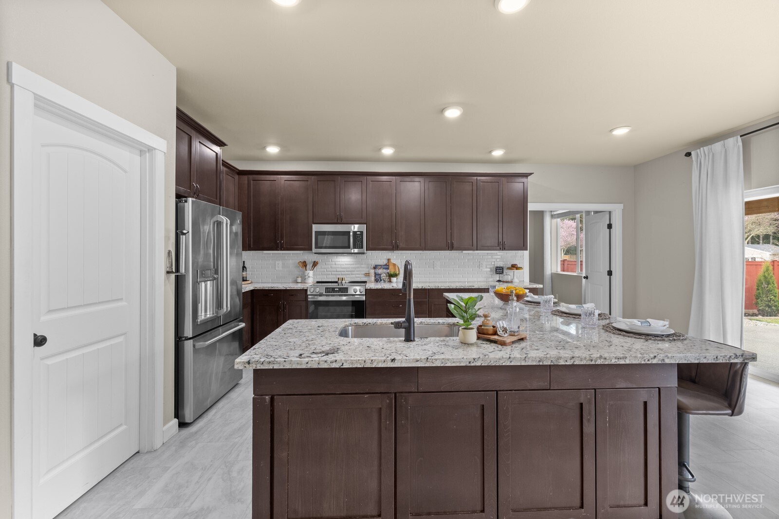 3815 Southlake Drive SE