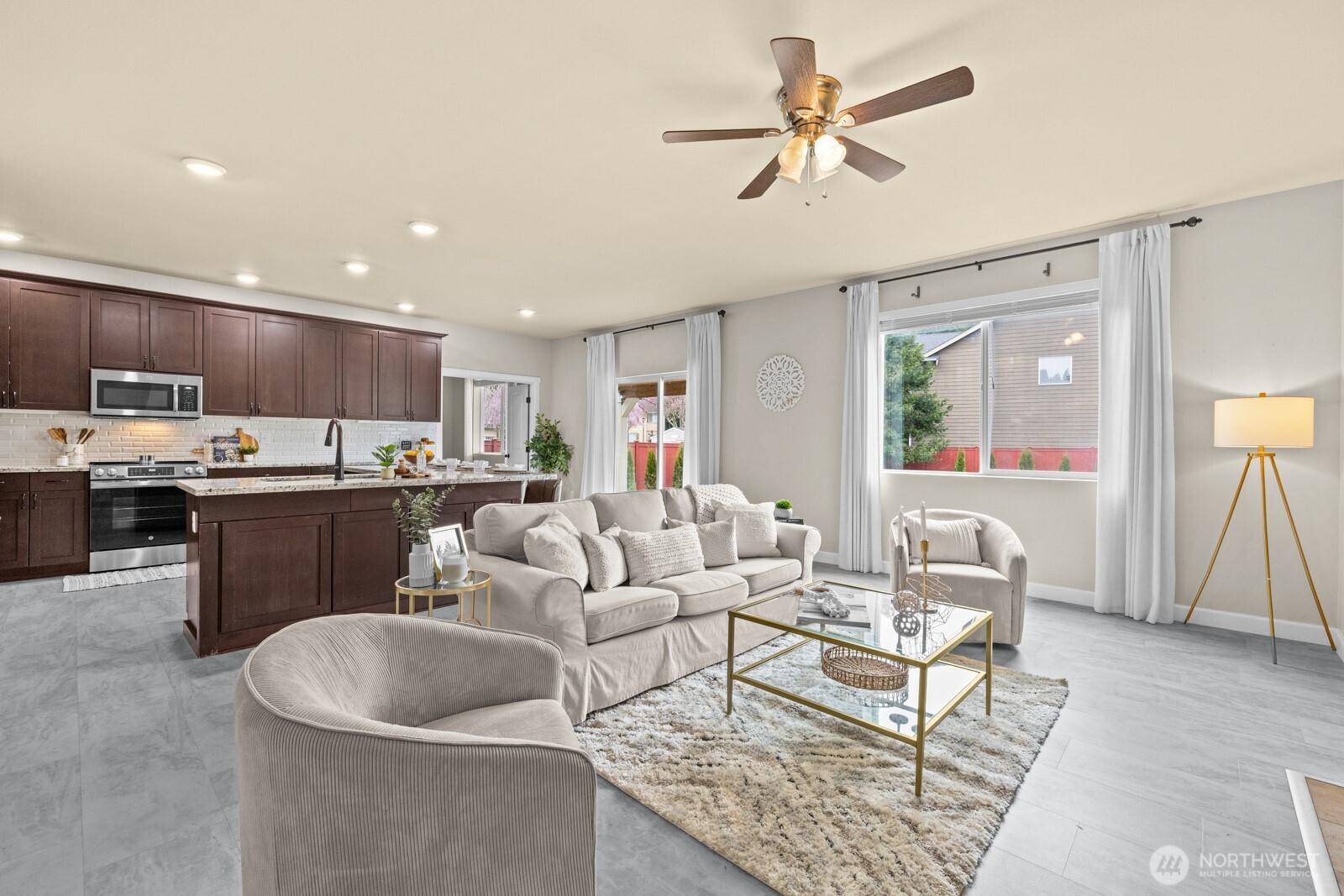 3815 Southlake Drive SE